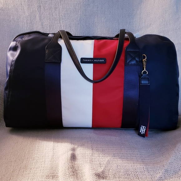 tommy hilfiger travel duffle bag